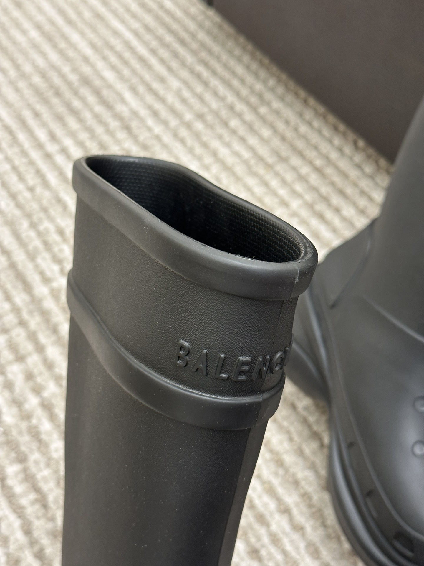 Ba*len*cia*ga boots