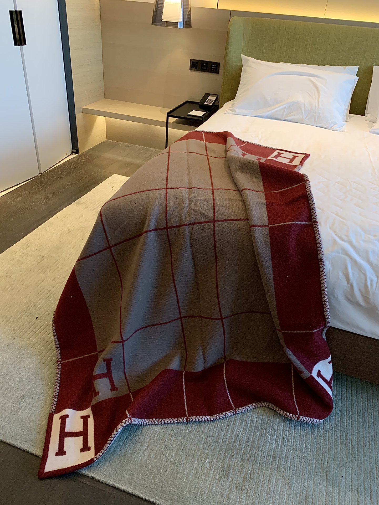 H**mes blankets-170*135cm