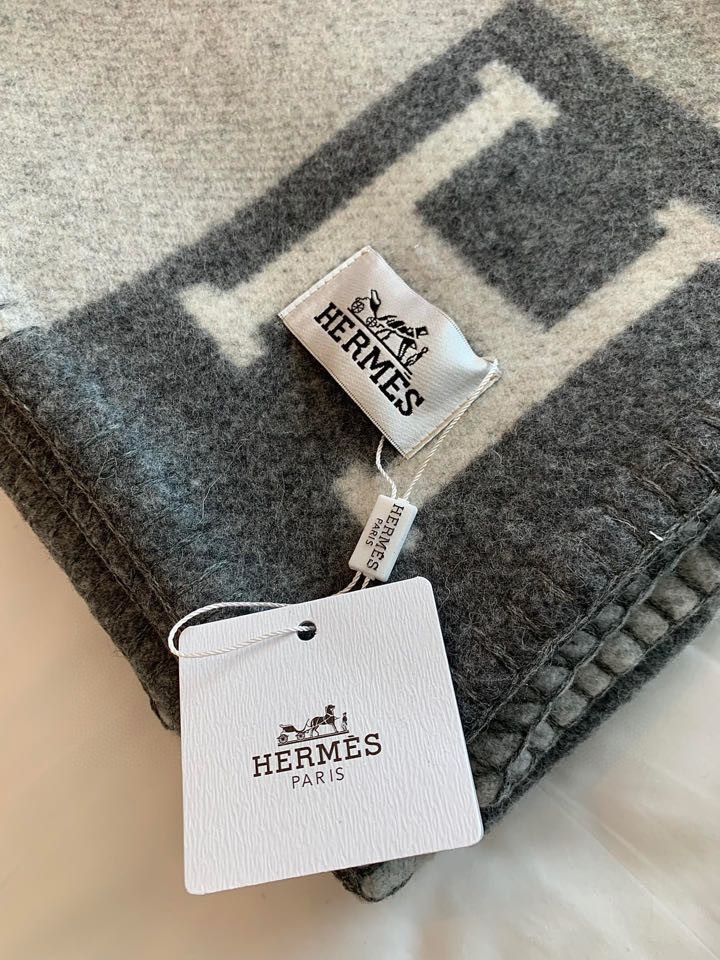 H**mes blankets-170*135cm