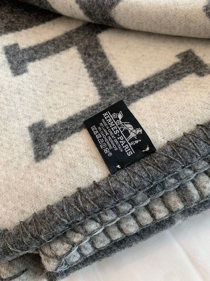H**mes blankets-170*135cm