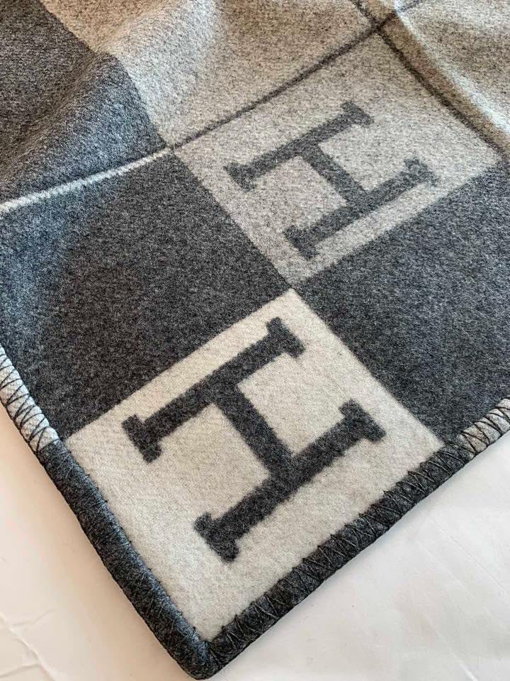 H**mes blankets-170*135cm