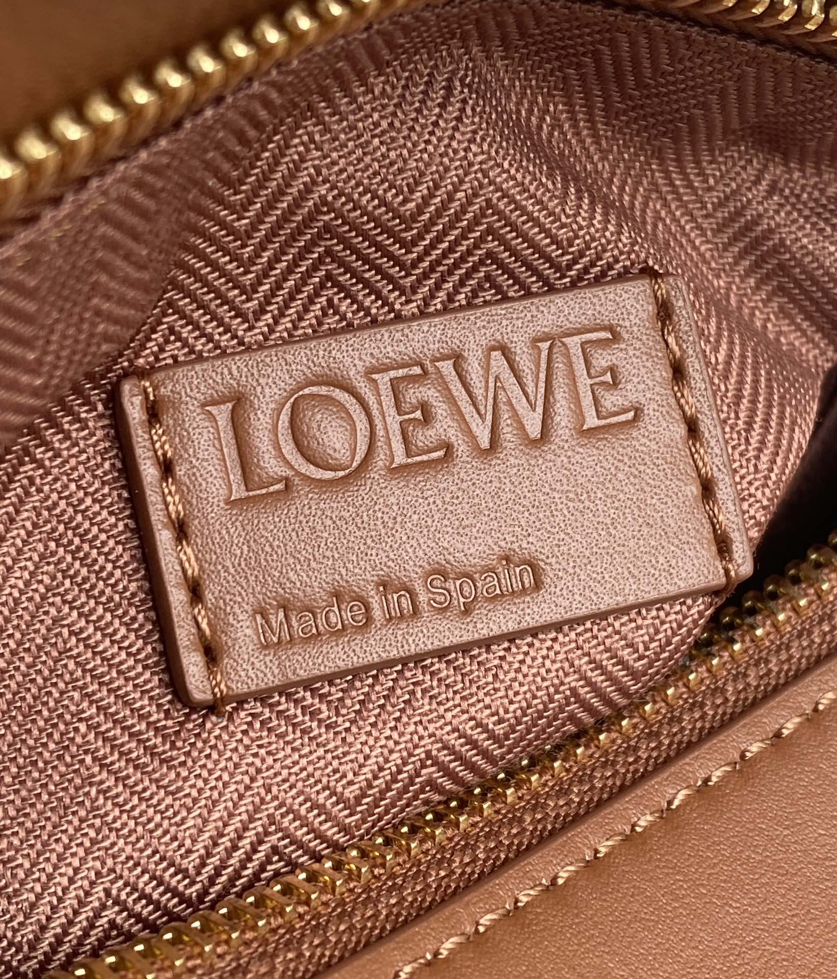 L0ew* puzzle small bag-24*10*14cm