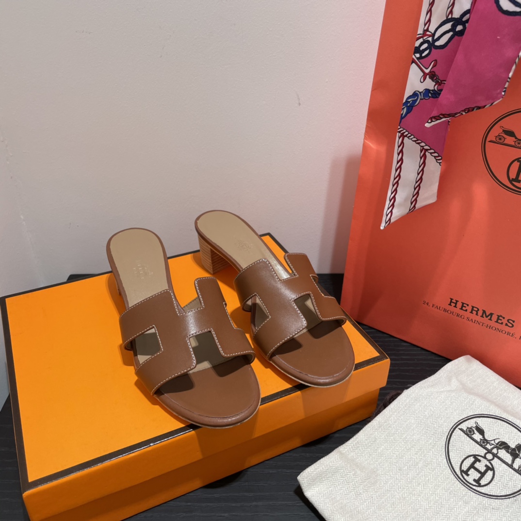 H**mes H**mes classic slippers