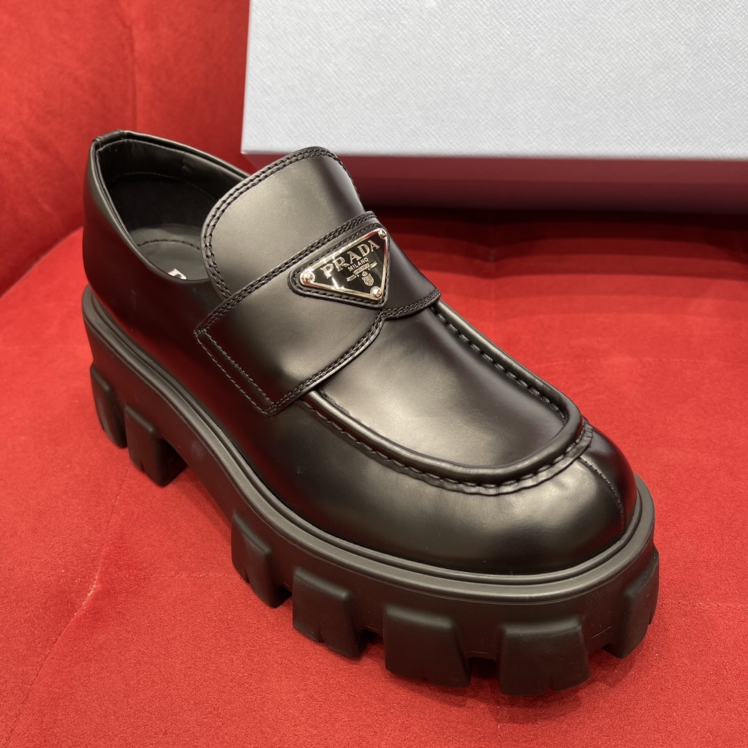 Pra*a loafers 2022ss