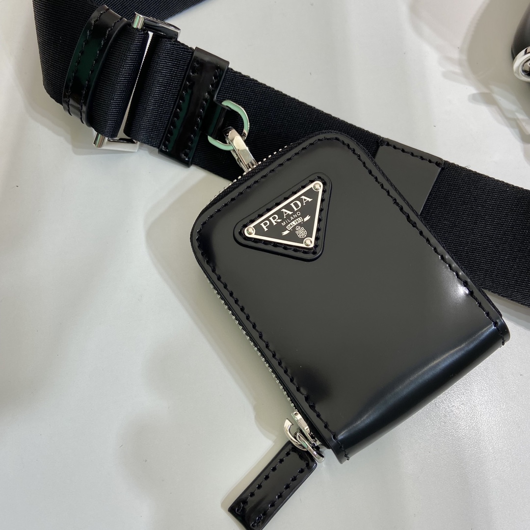 Pra*a messenger bag-2vh070-19*12.5*5.5cm