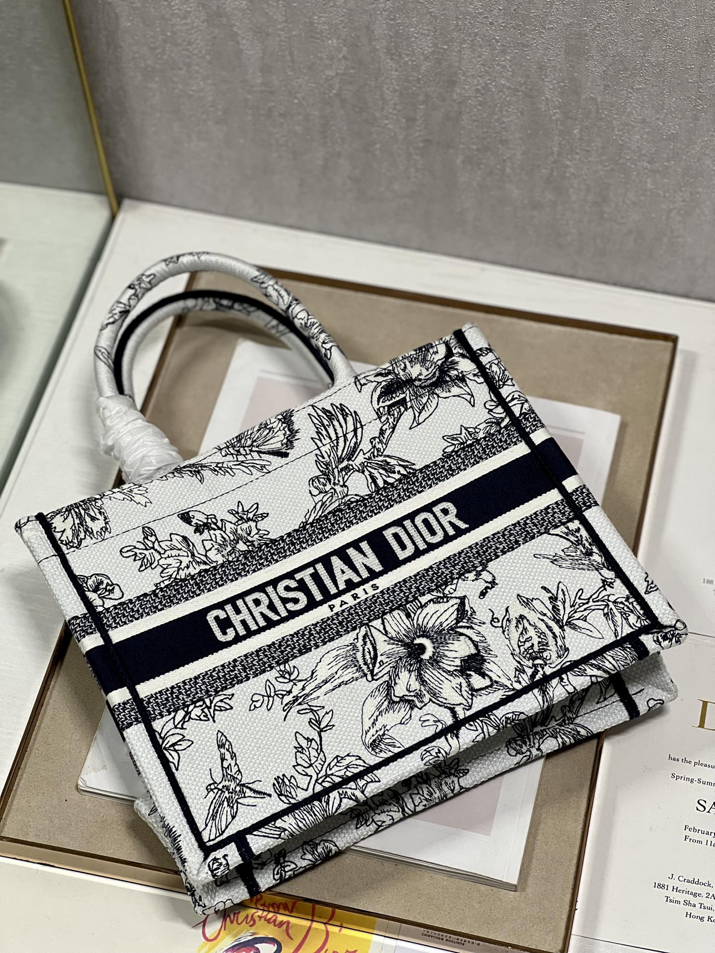 D*or small book tote-26*8*22cm