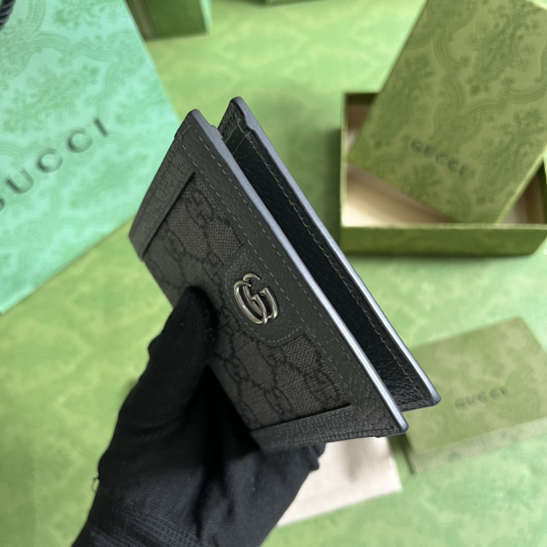 G*u*i wallet-10*10cm