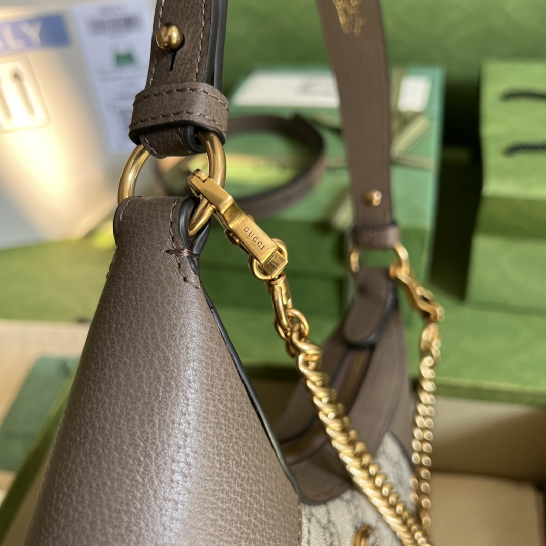 G*u*i chain bag-23*19*7cm