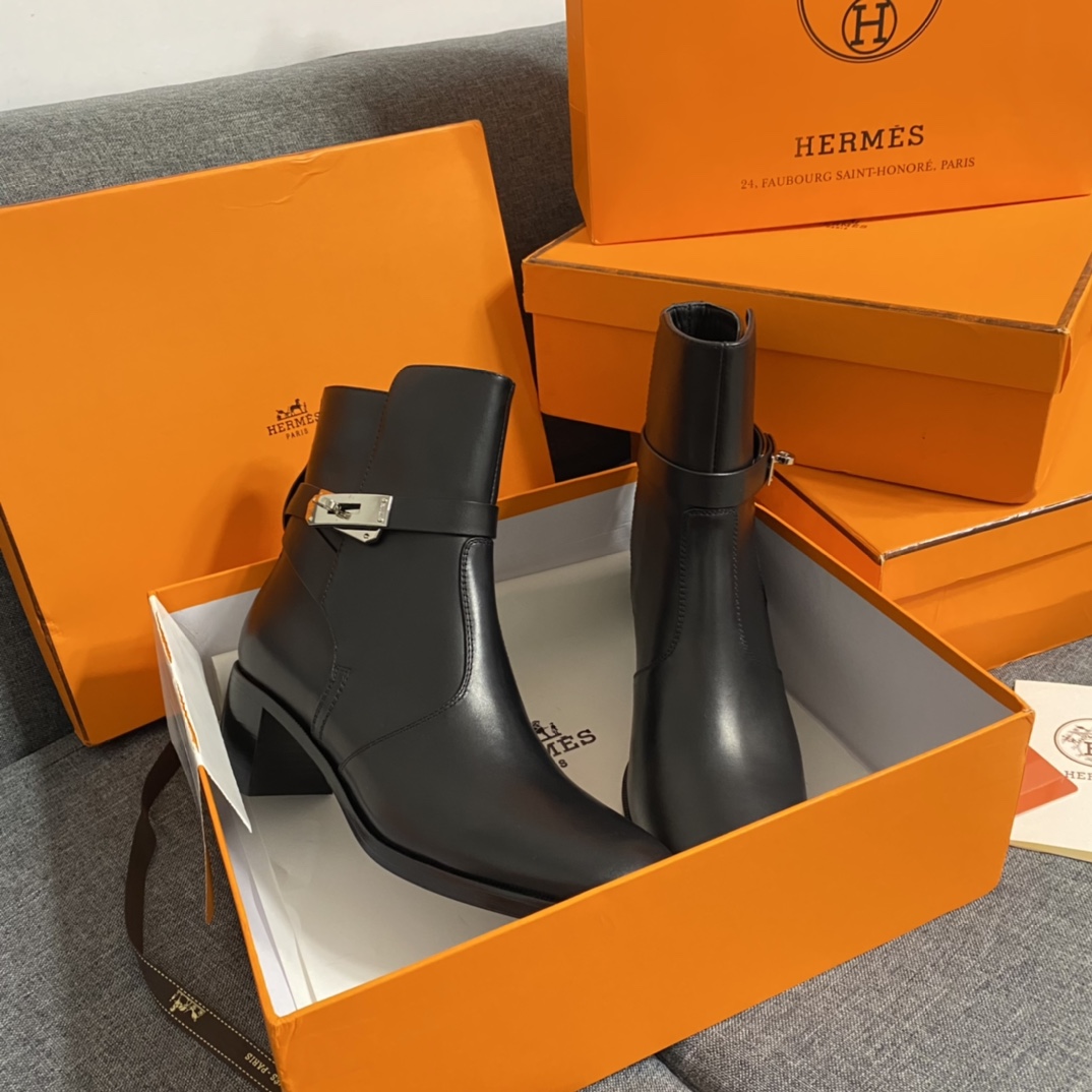 H**mes boots
