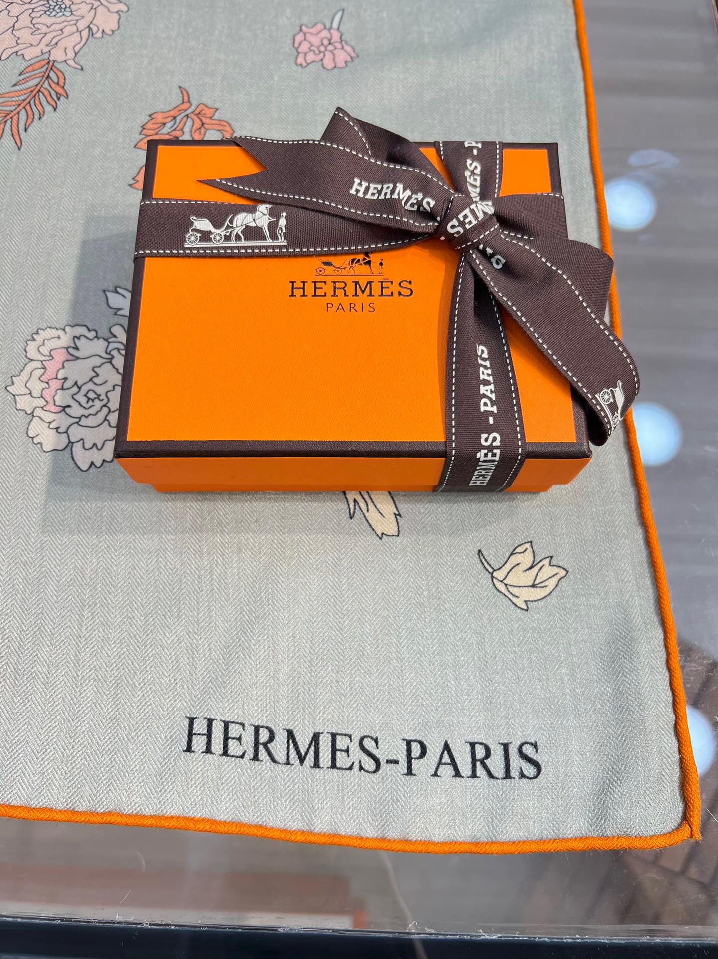 H**mes shawls-140*140cm