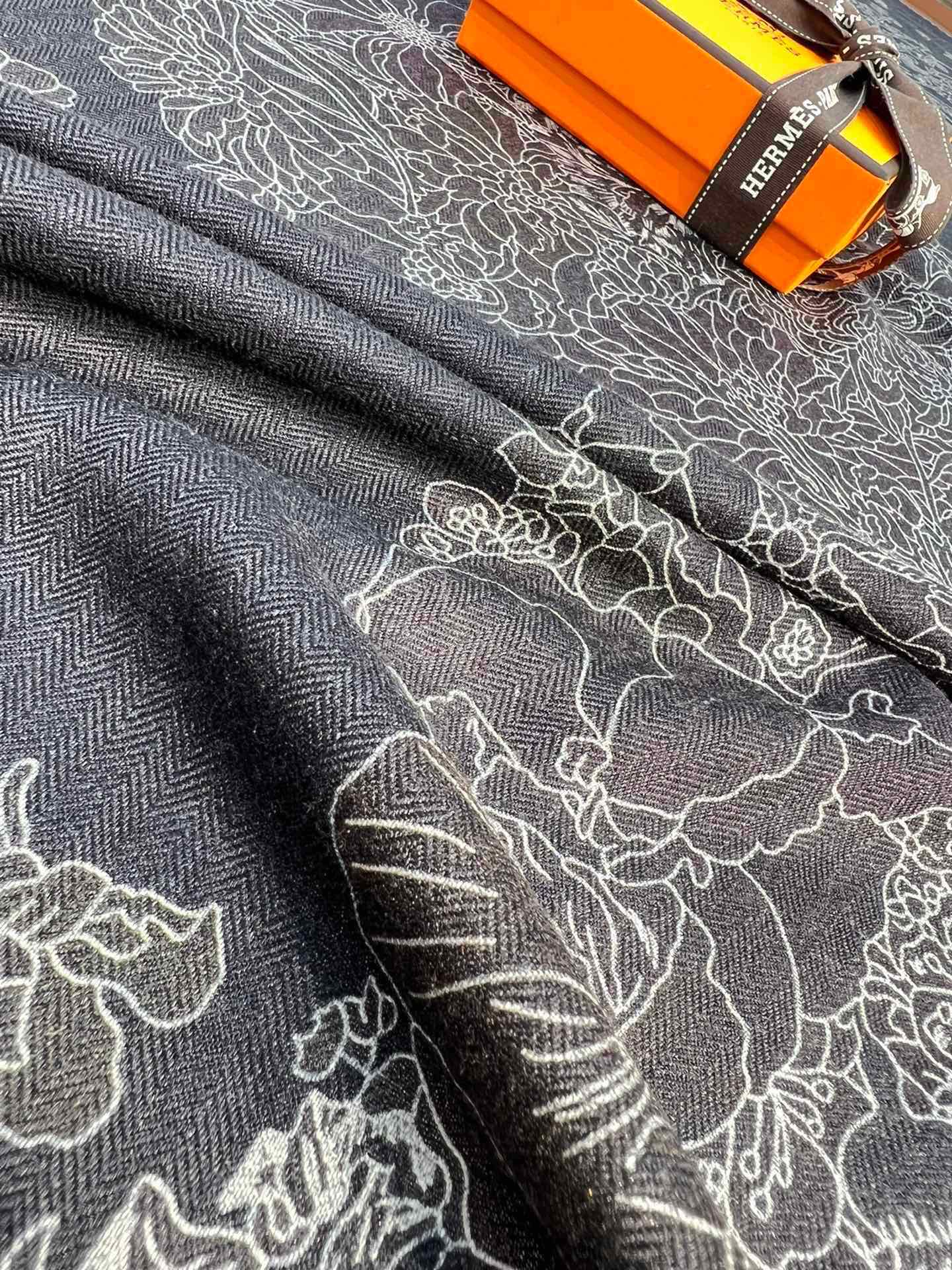 H**mes shawls-140*140cm