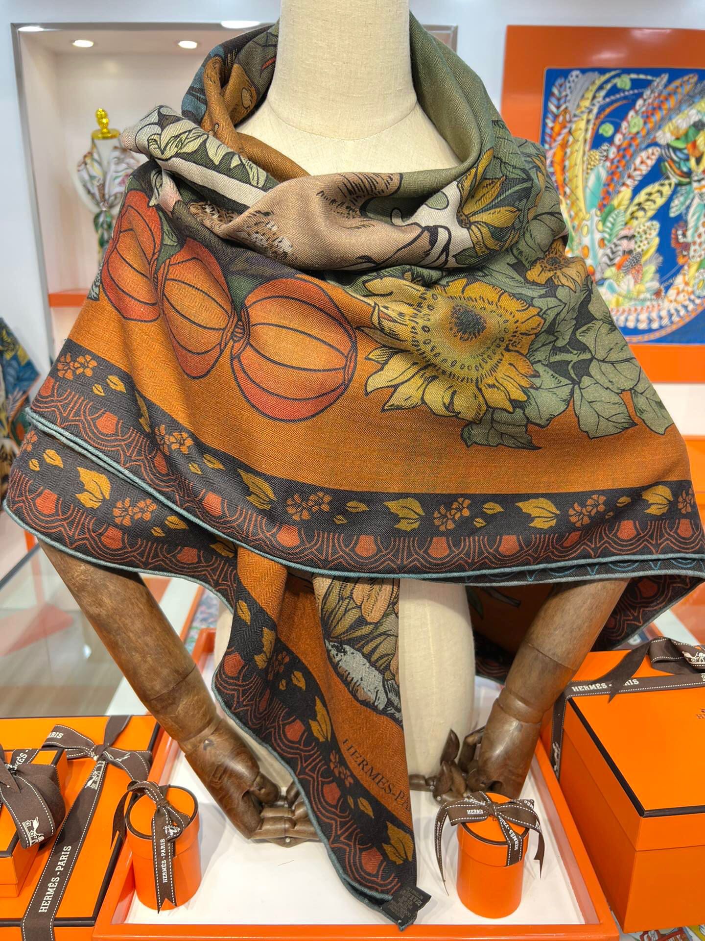 H**mes shawls-140*140cm