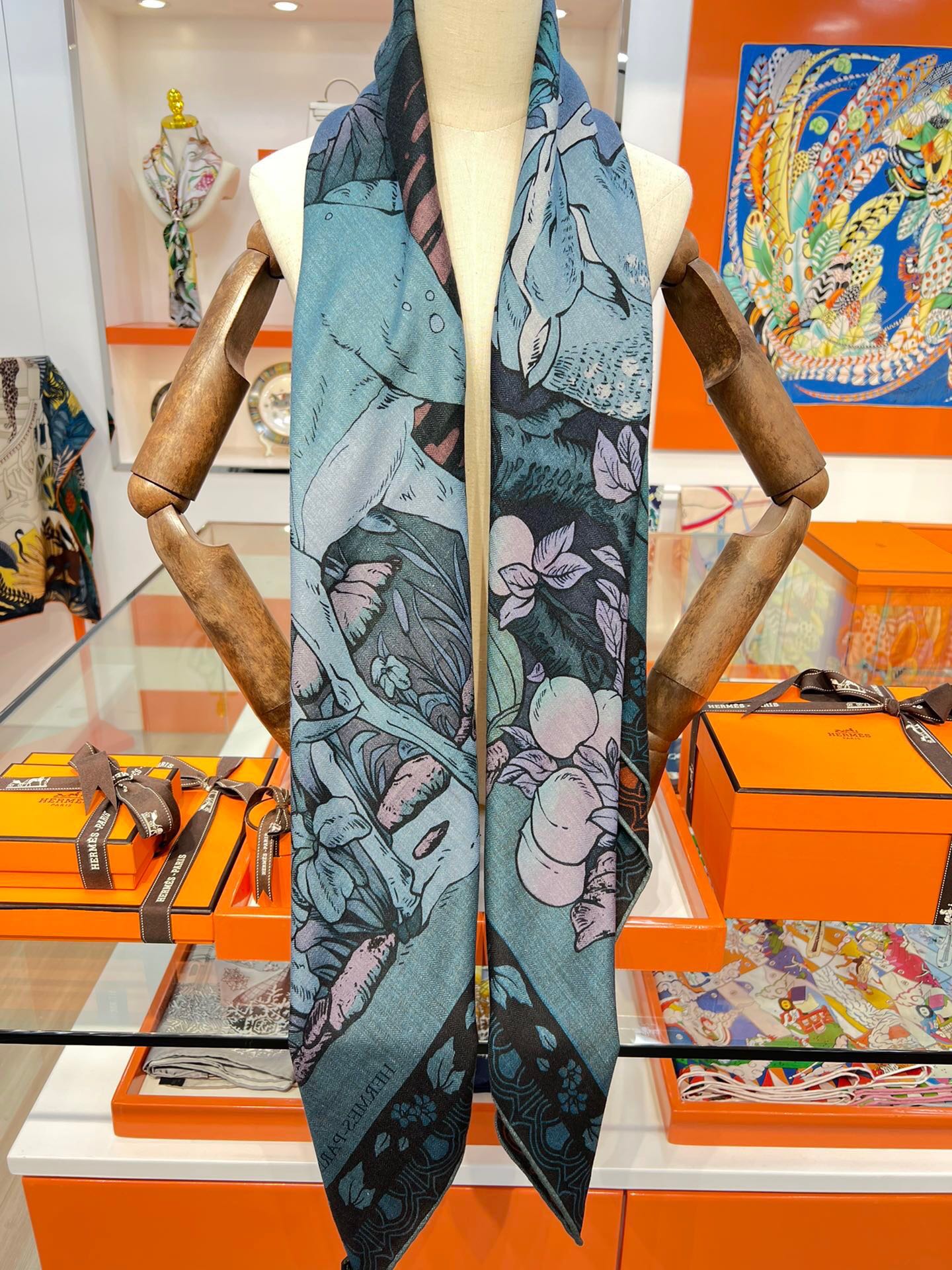 H**mes shawls-140*140cm