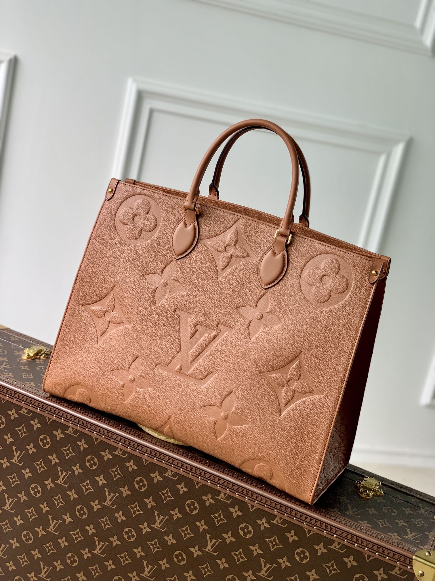 l0*is V*t0n onthego handbag-41*34*19cm