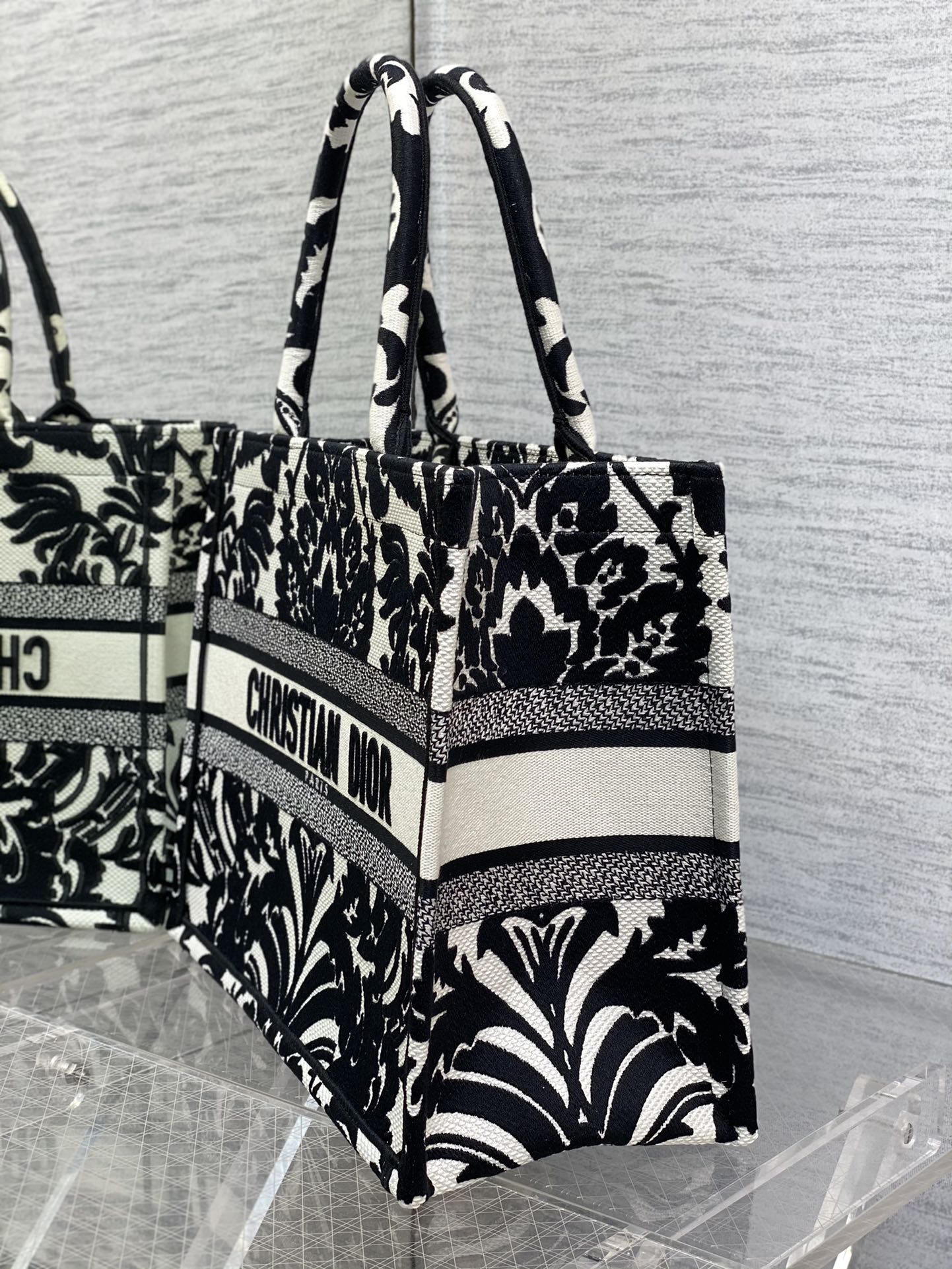 D*or small book tote-36*18*28cm