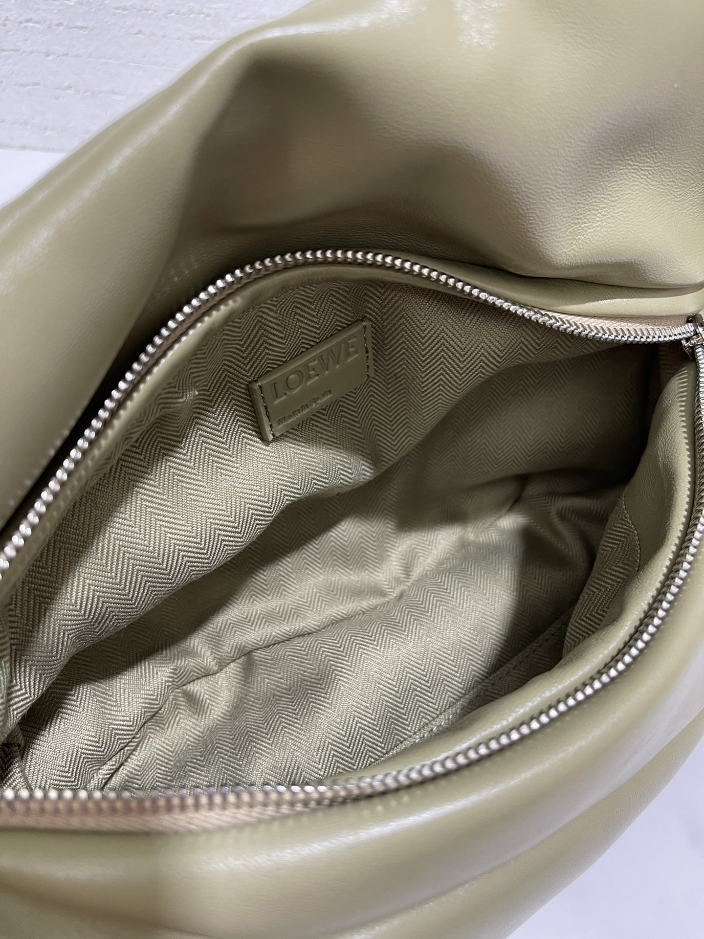 L0ew* puzzle puffer hobo bag-31*16*13cm