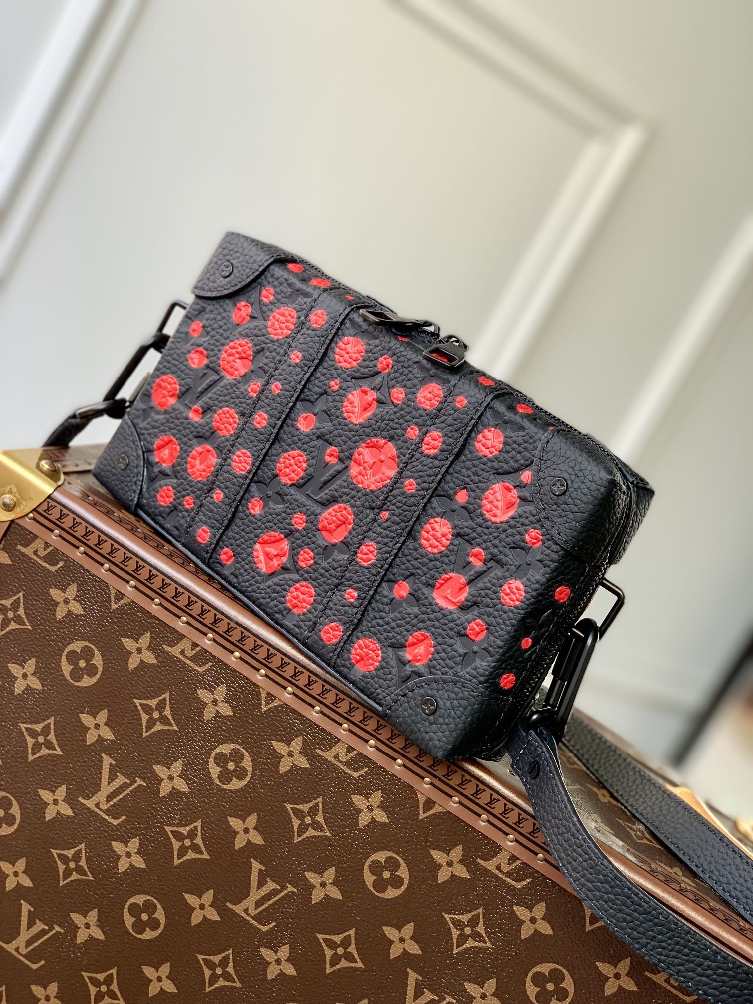 LV Soft Trunk Wallet-M81905-22.5*14*5CM
