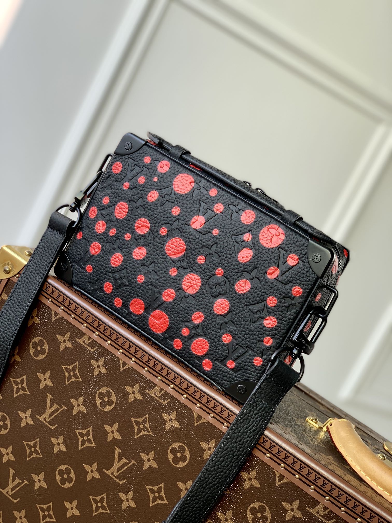 LV -Handle Soft Trunk-M21677-21.5 x 15 x 7CM