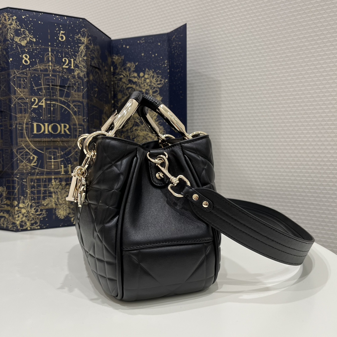 D*or 95-22 top handbags-25*10*16cm