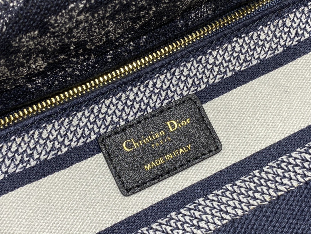 lady D*or handle bag-24cm