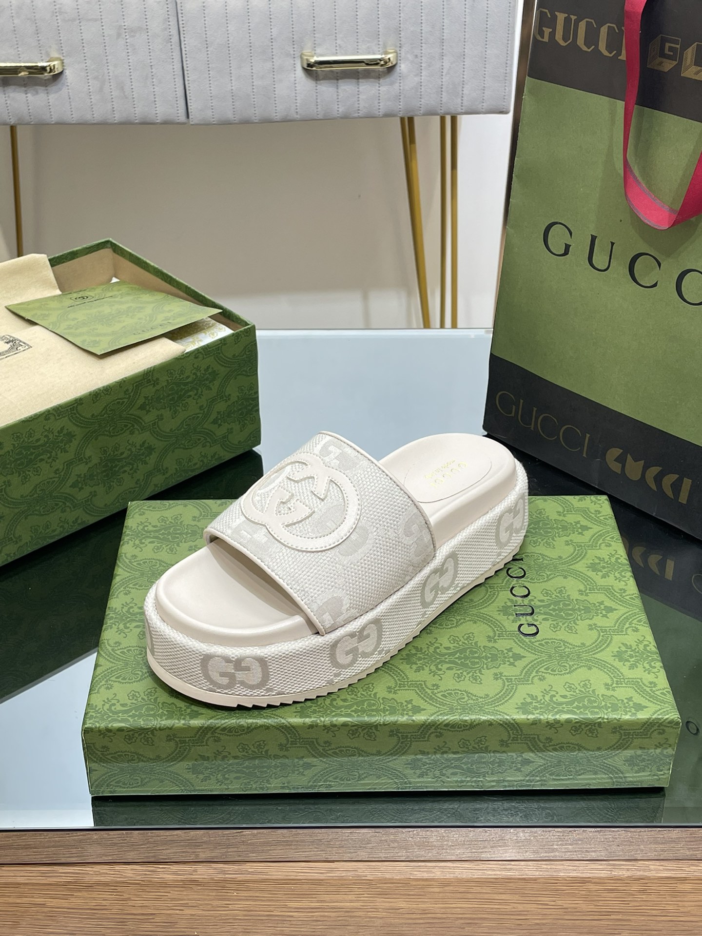 G*u*i slides(size35-43)