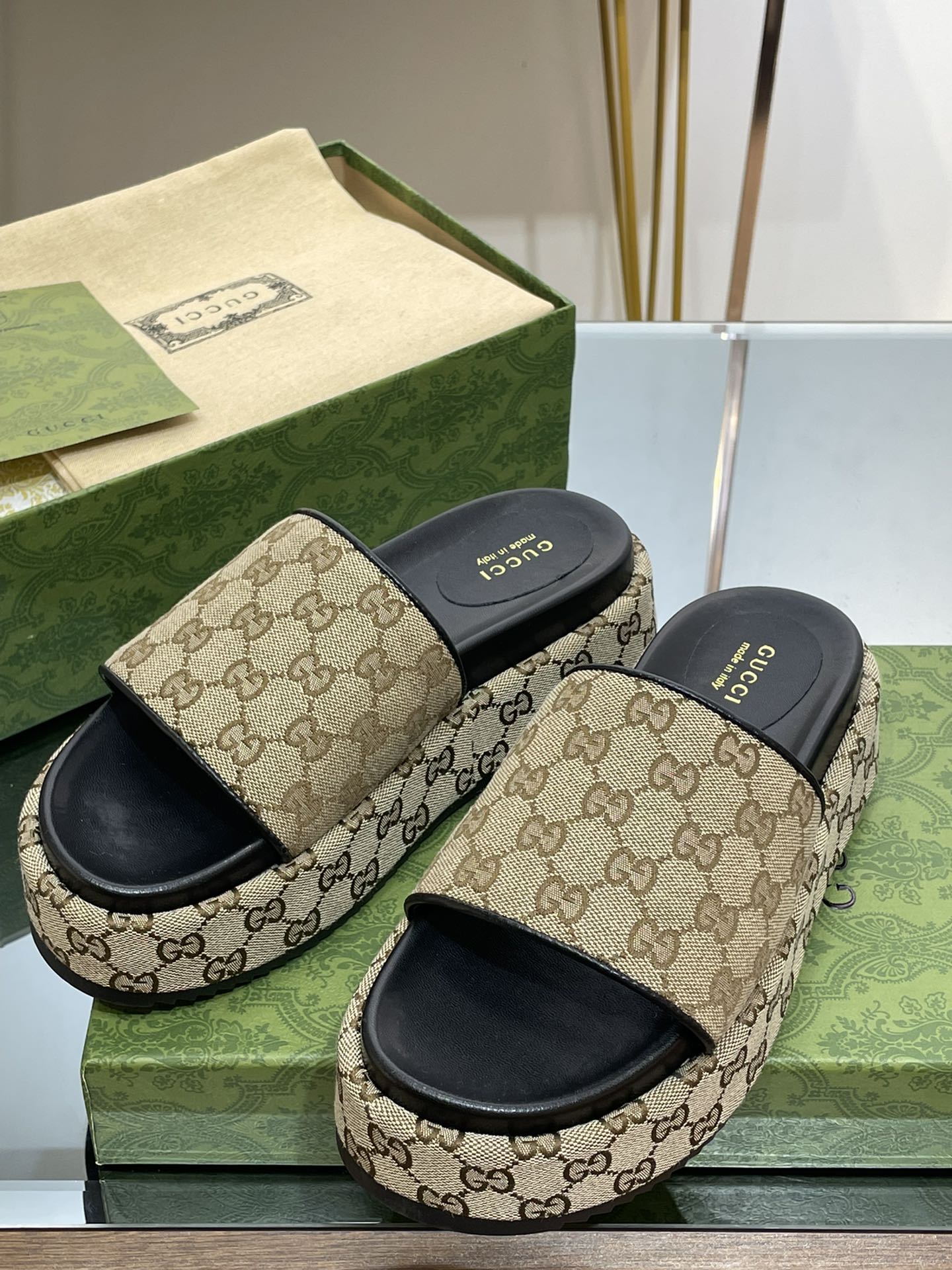 G*u*i slides(size35-43)