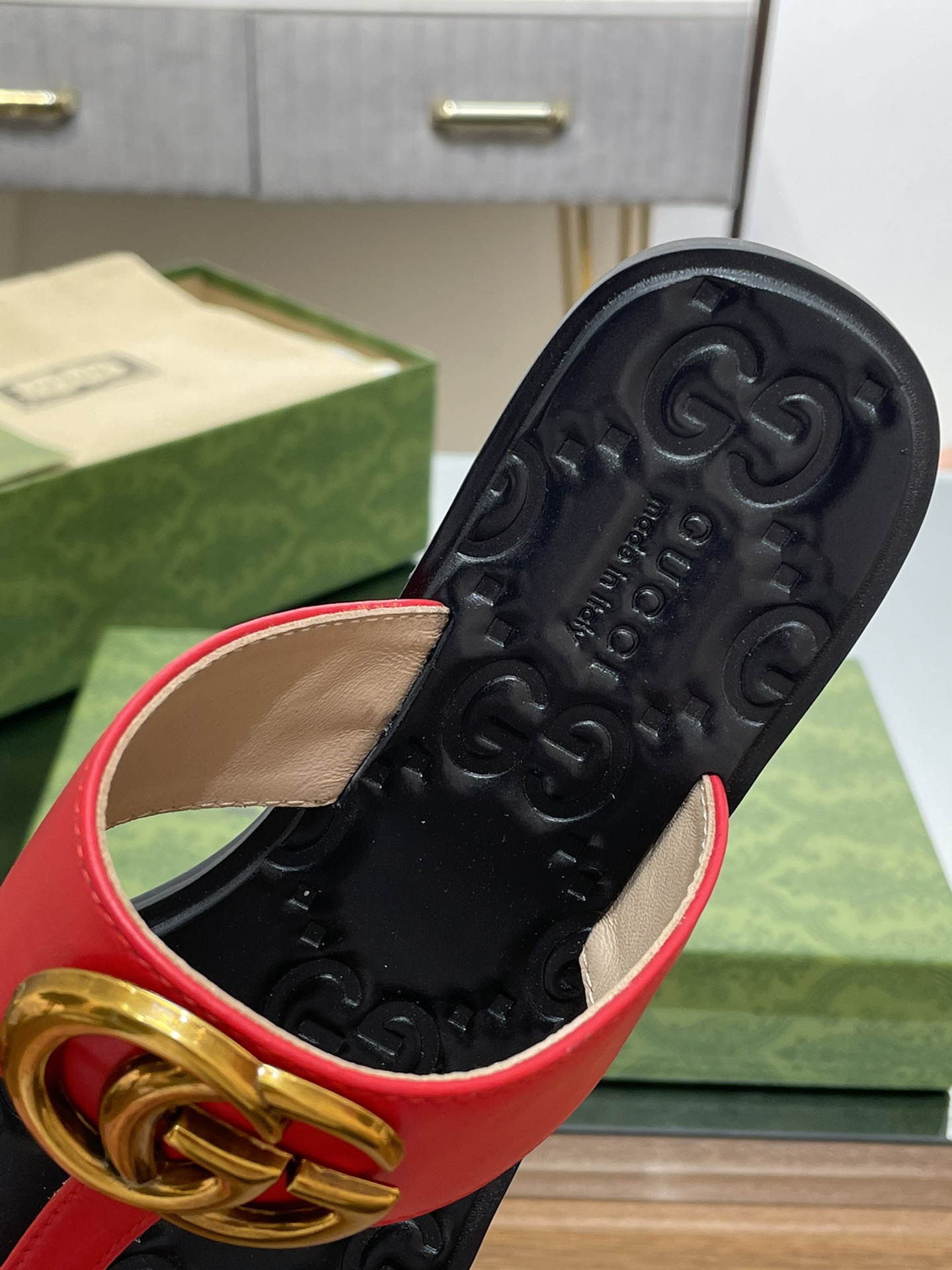 G*u*i slides(size35-43)