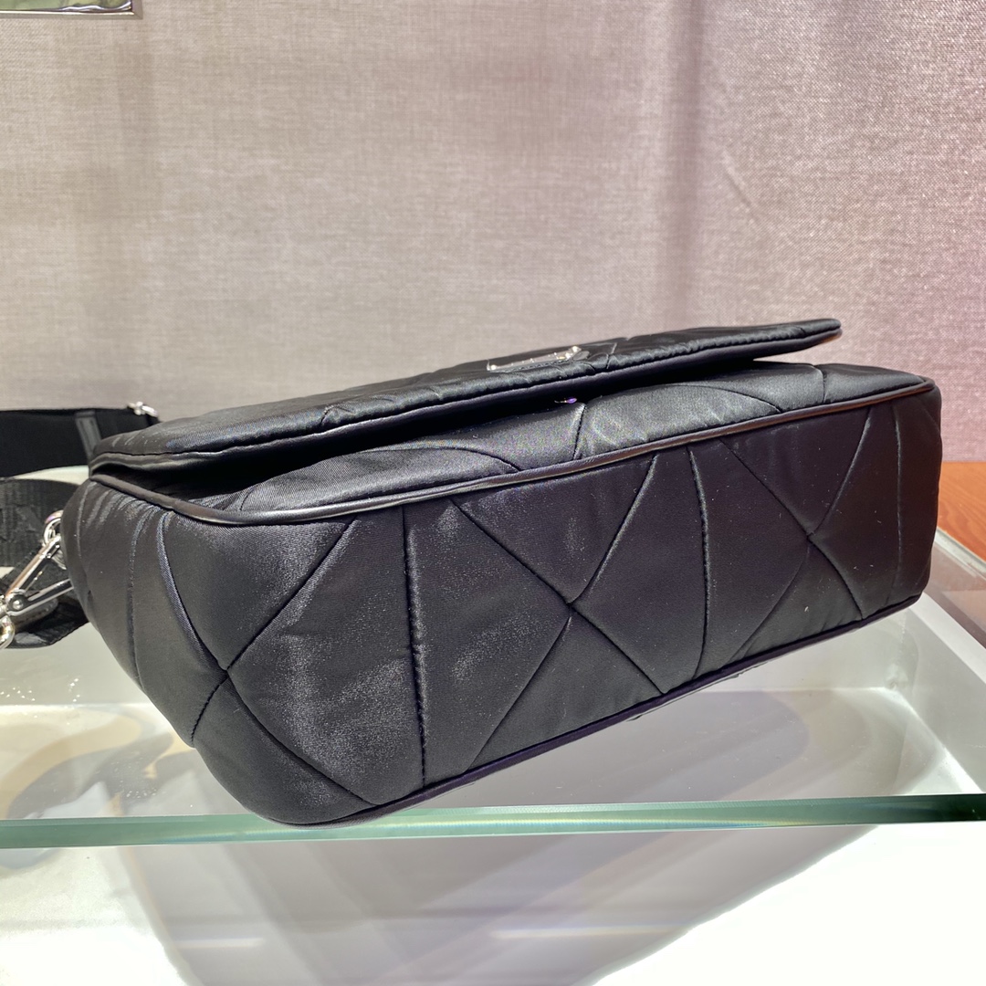 Pra*a bag 1bd291-28*18*7.5cm