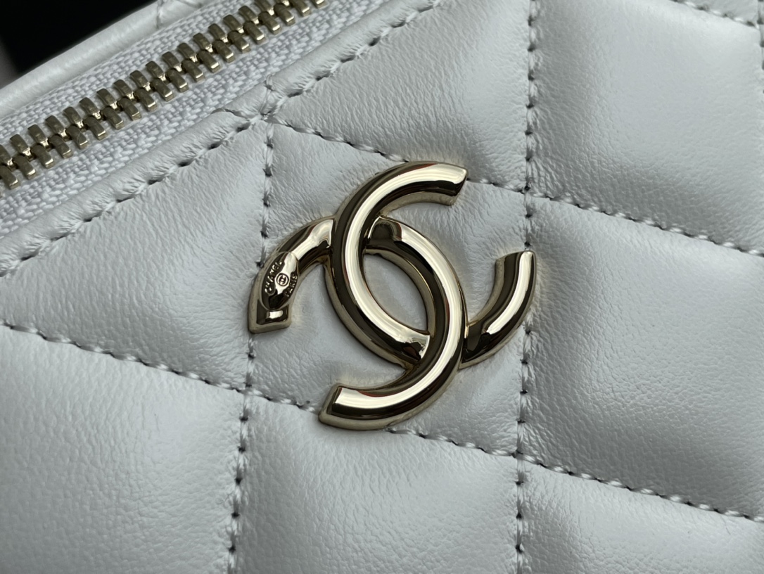 Ch@nel Cosmetic Bag-Lambskin-18CM