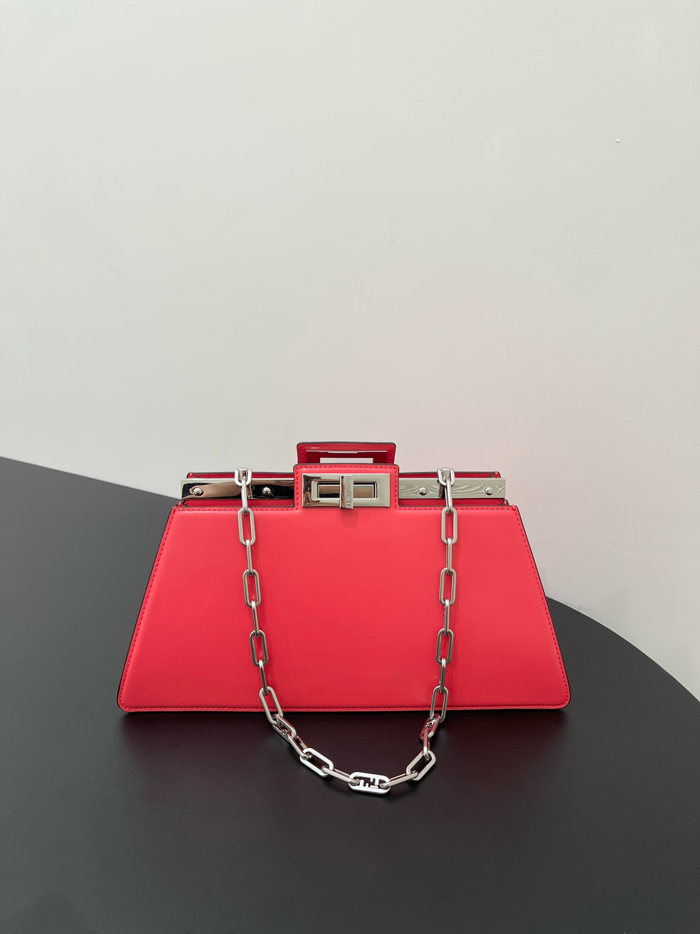 F**di peekaboo iseeu-34x18.50x11cm