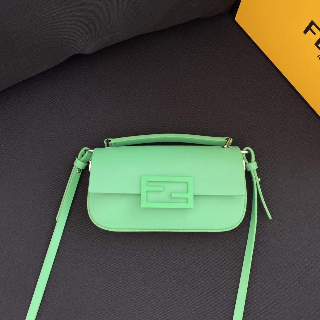 F**di baguette bag-19×14×4cm