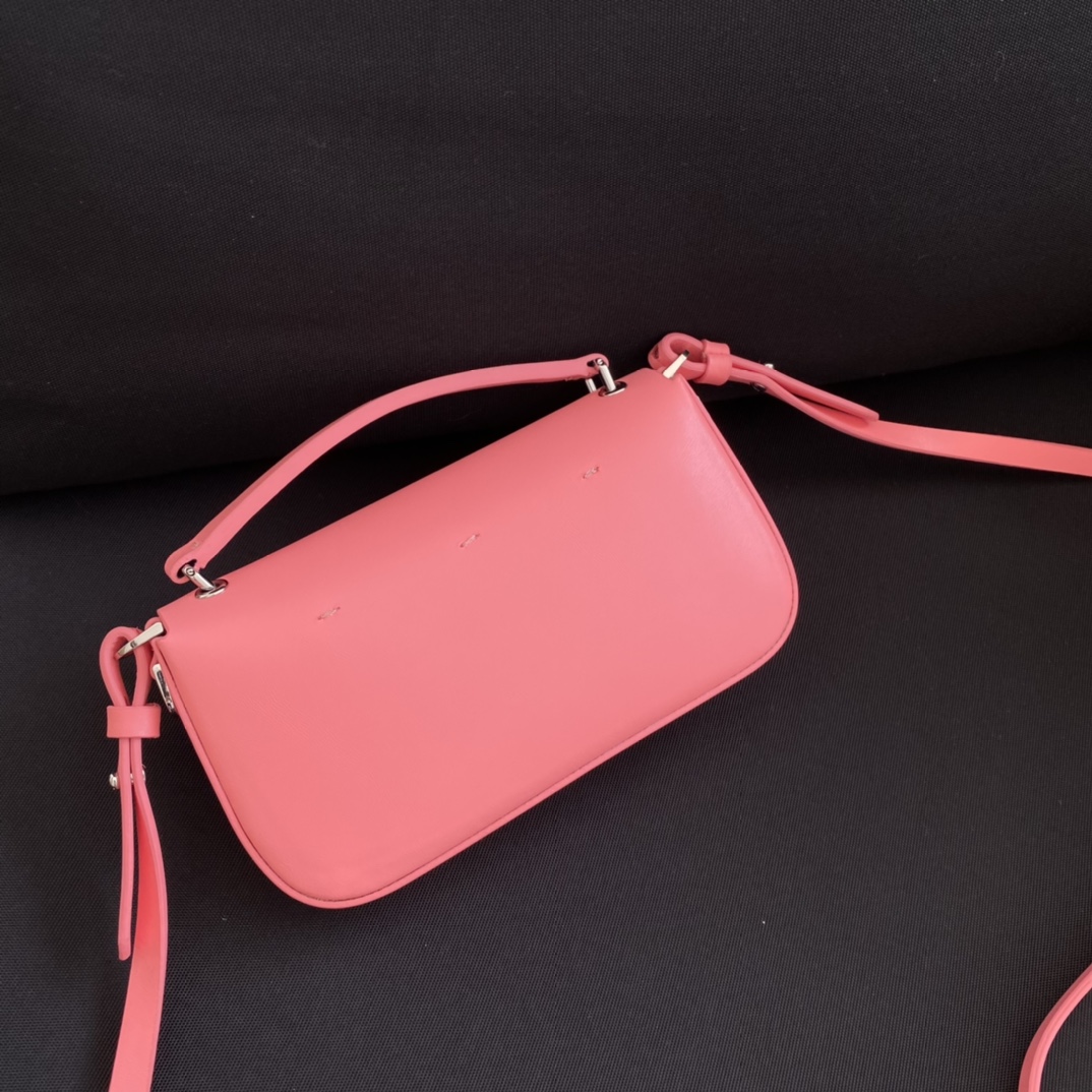 F**di baguette bag-19×14×4cm