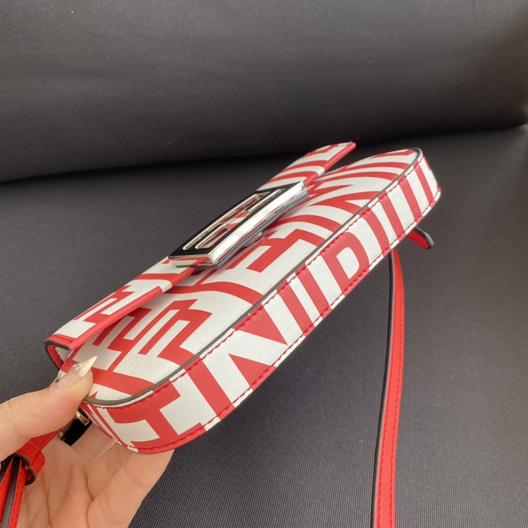 F**di baguette bag-19×14×4cm