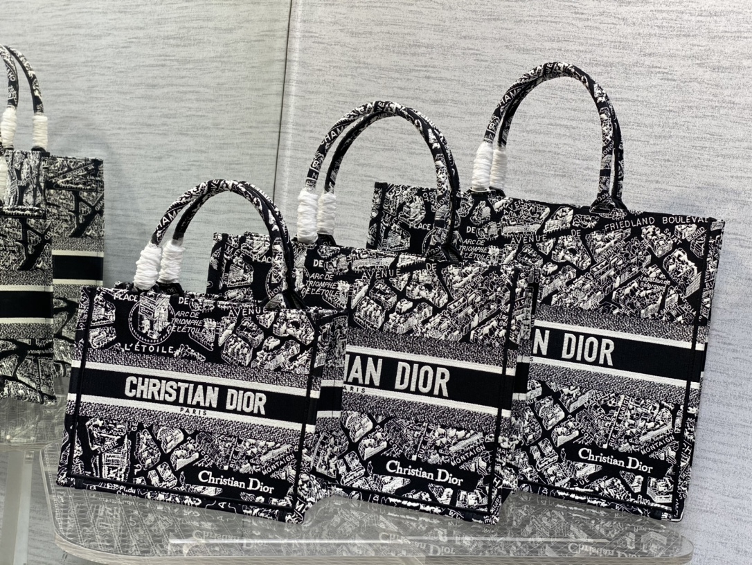 D*or book tote