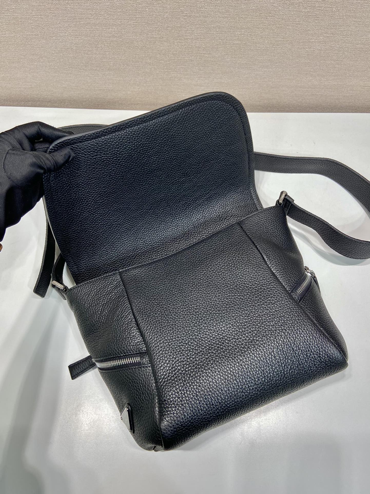 Pra*a 2vd056 messenger bag-22*2212cm