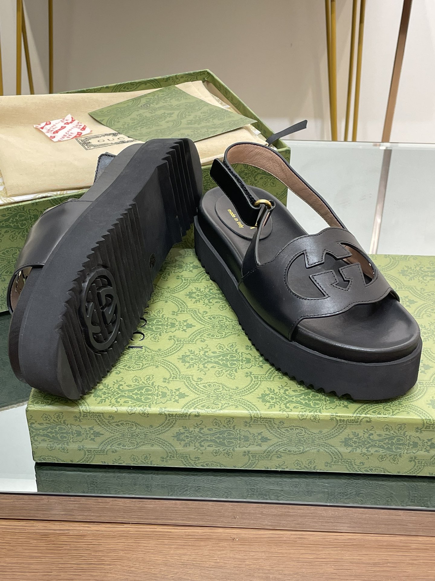 G*u*i slides