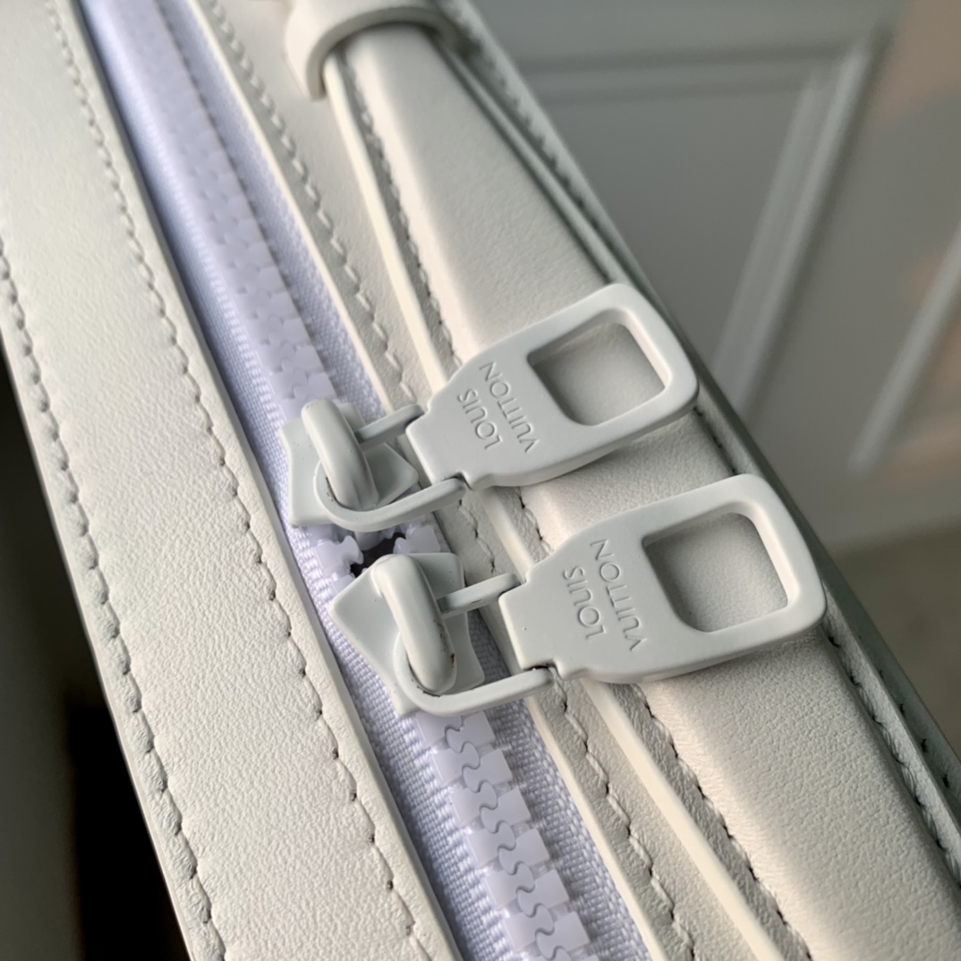 LV -Handle Soft Trunk-M21677-21.5 x 15 x 7CM