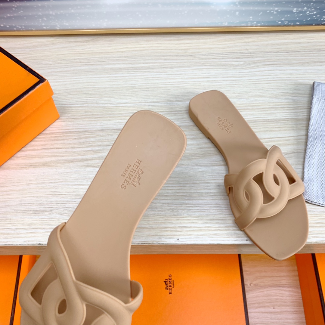 H**mes sandals