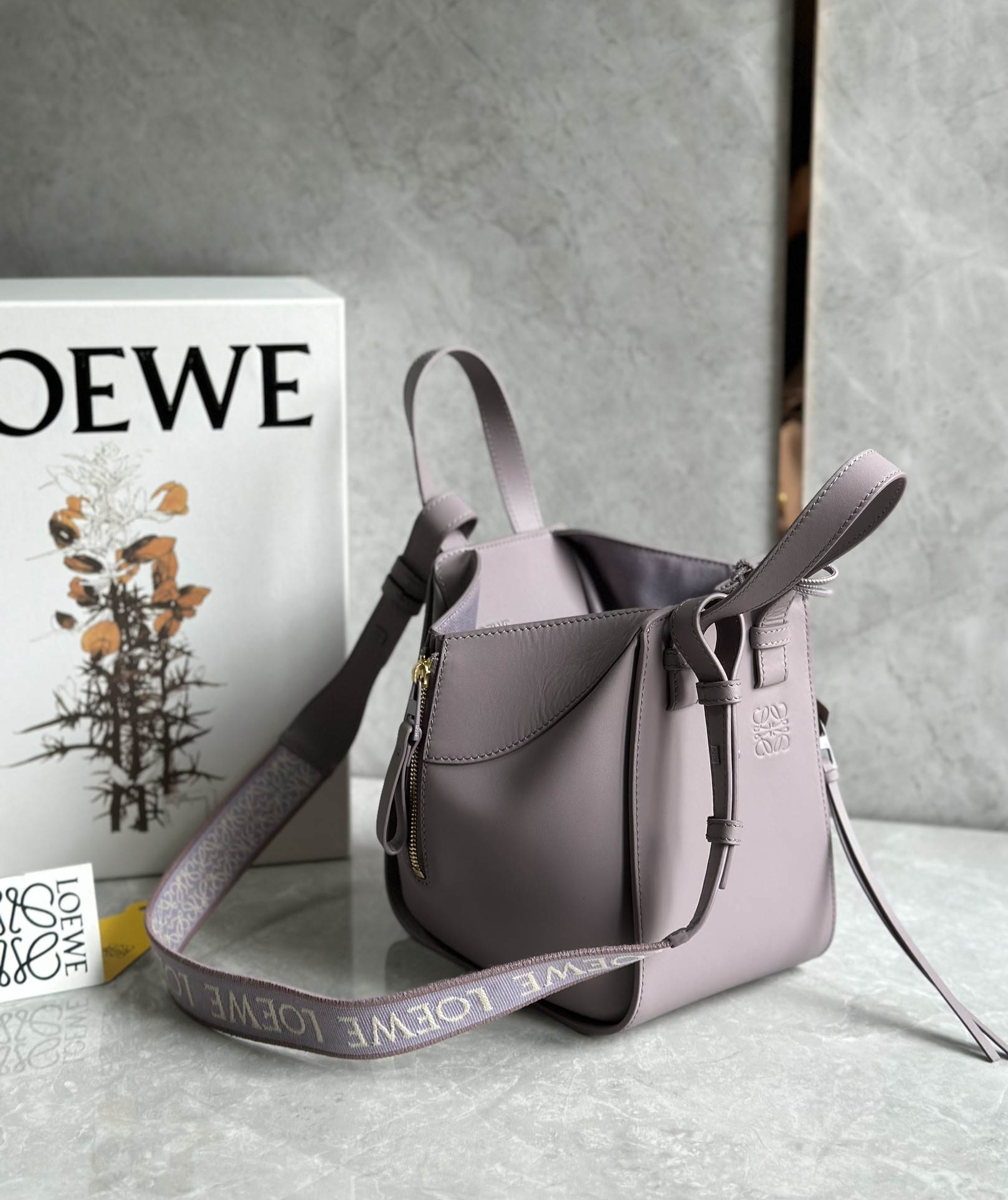 L0ew* hammock bag-19.5*14.4*20.8cm