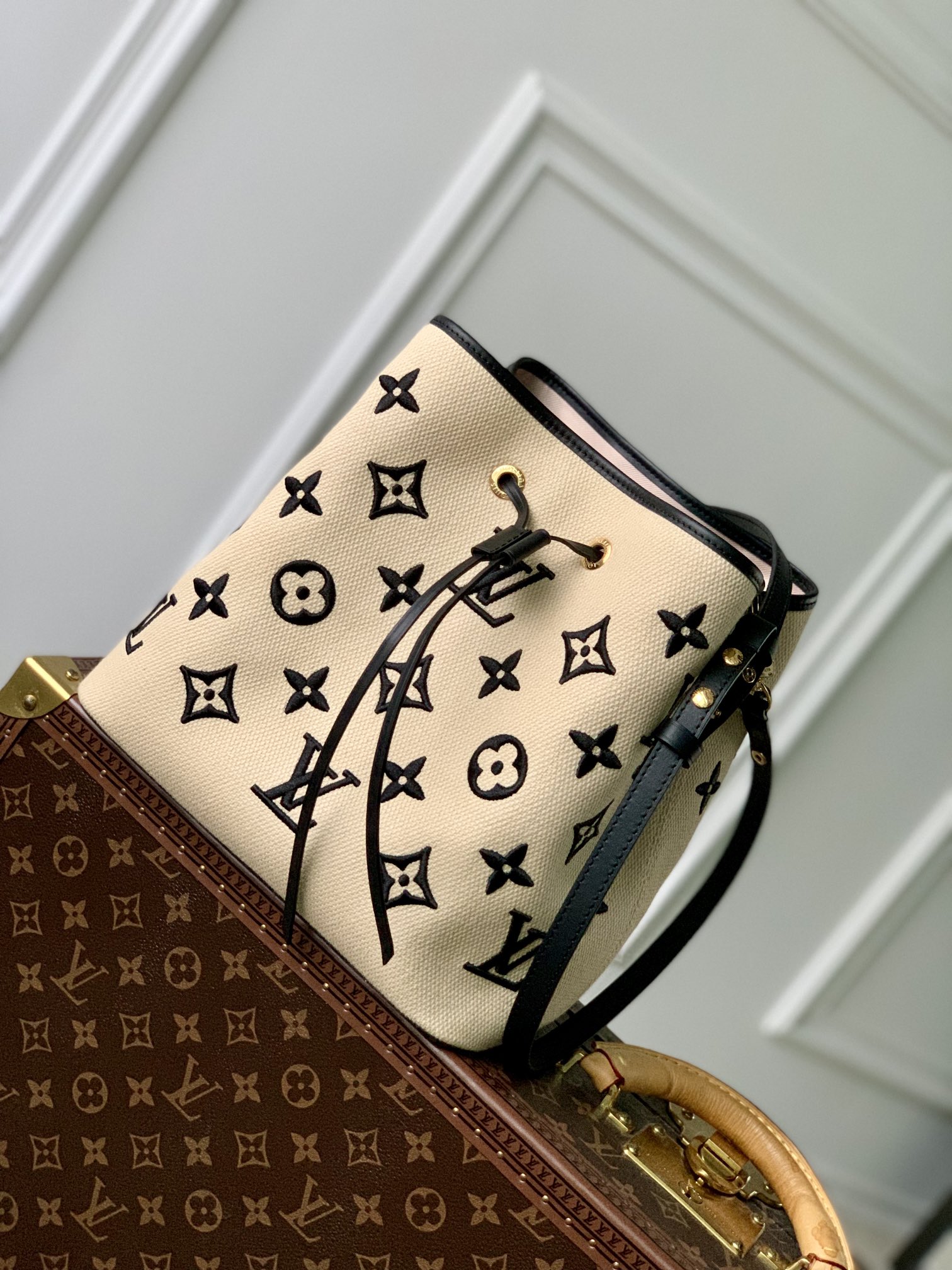 l0*is V*t0n néonoé bucket bag -m23080-26x22x27cm