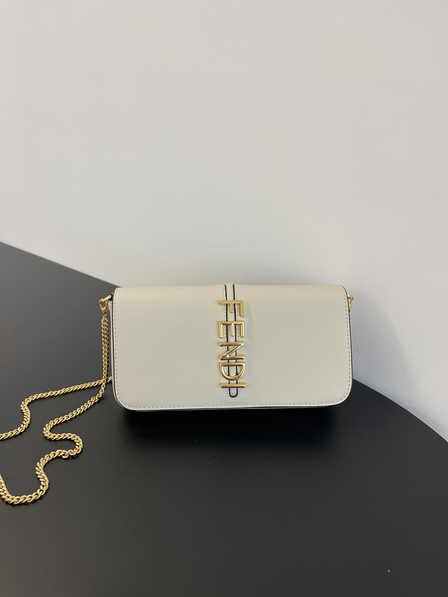 F**di wallet on chain bag-22x5x11cm