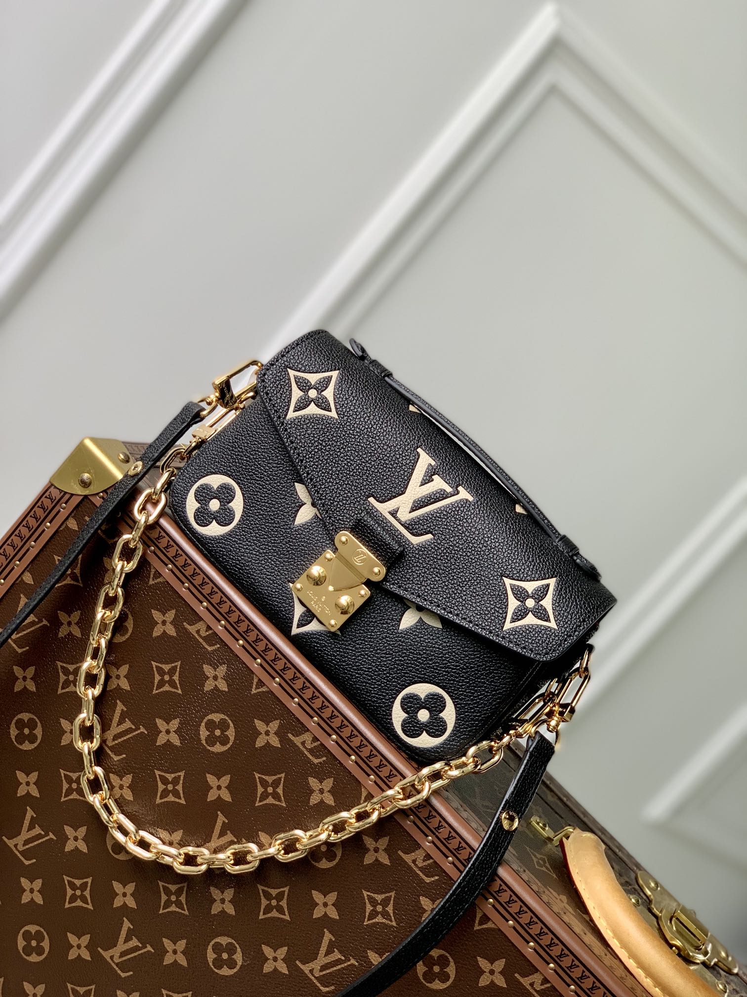 l0*is V*t0n pochette metis east west handbags- 21.5 x 13.5 x 6cm