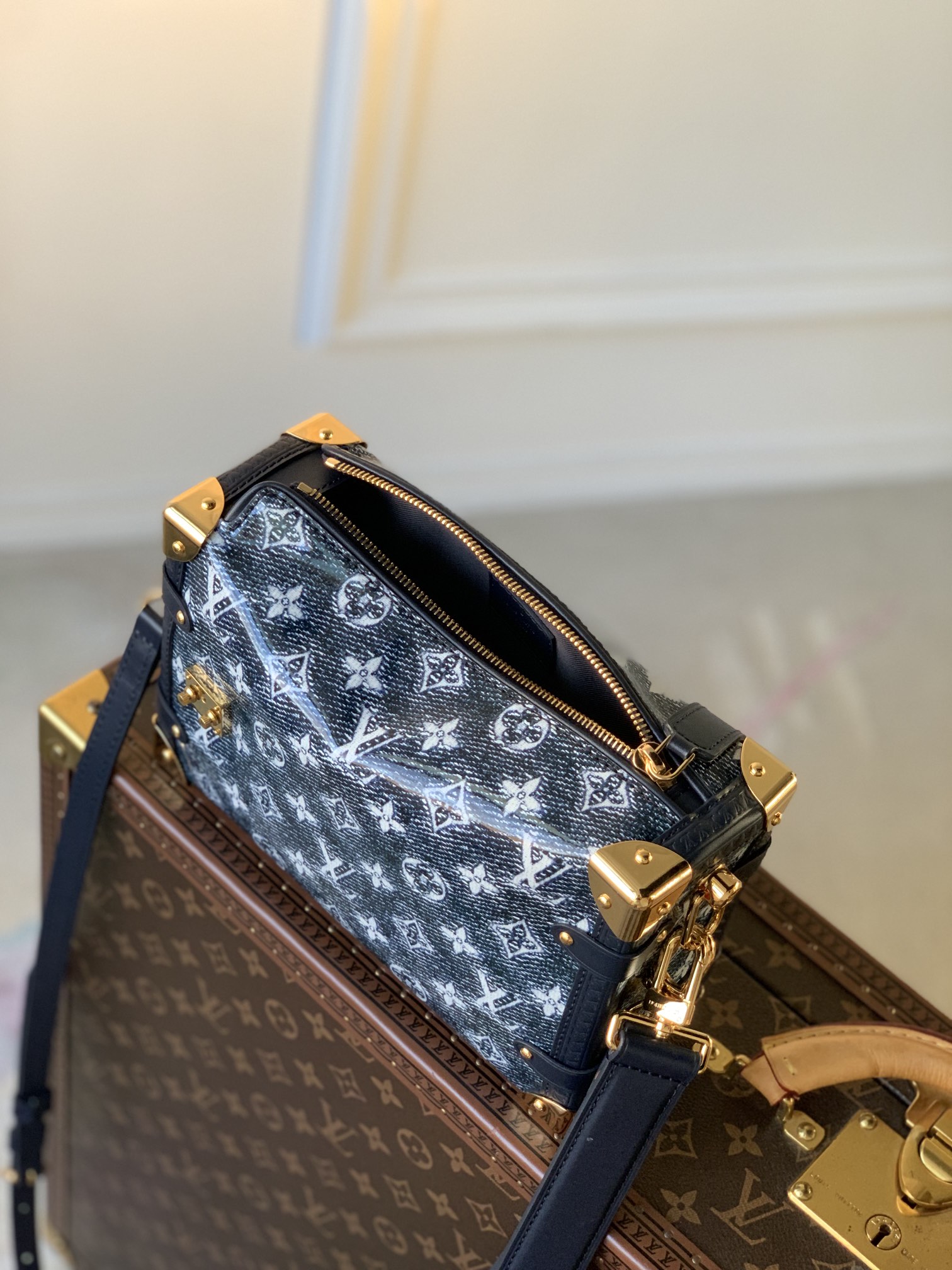 l0*is V*t0n side trunk pm- m22944-21×14×6cm