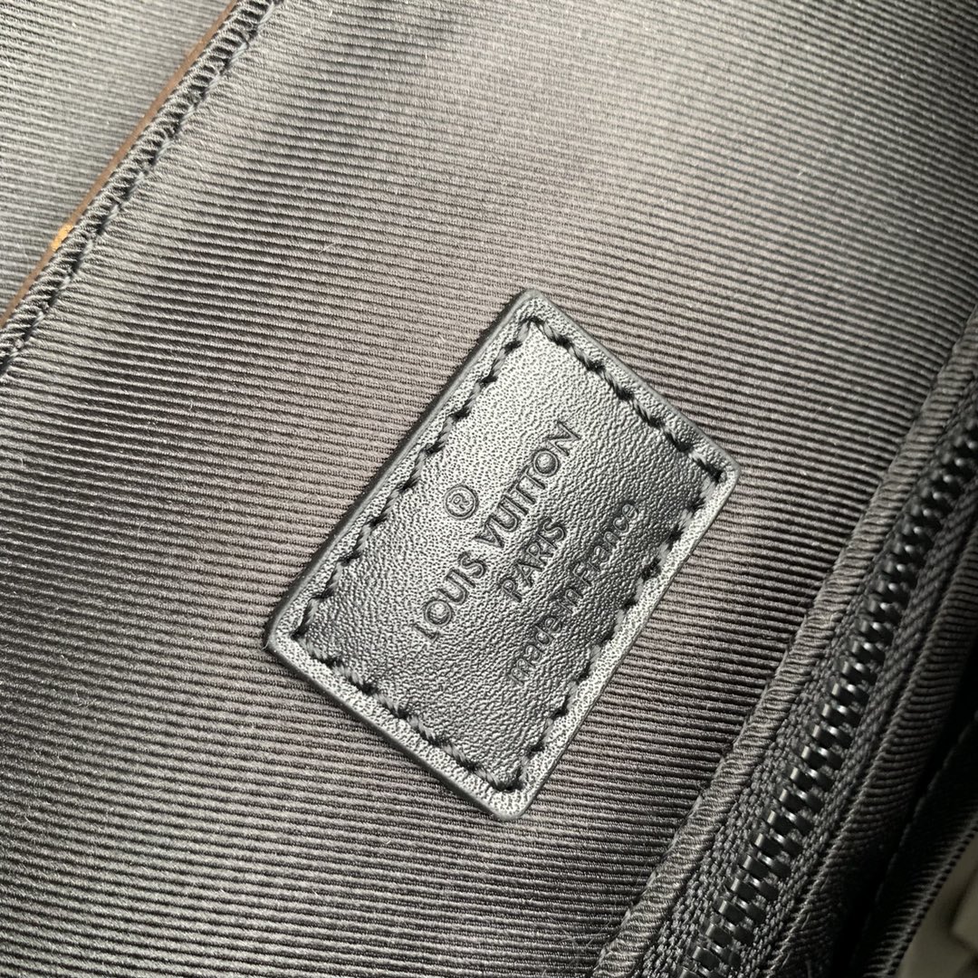l0*is V*t0n christopher backpack m46699-32*39*12cm