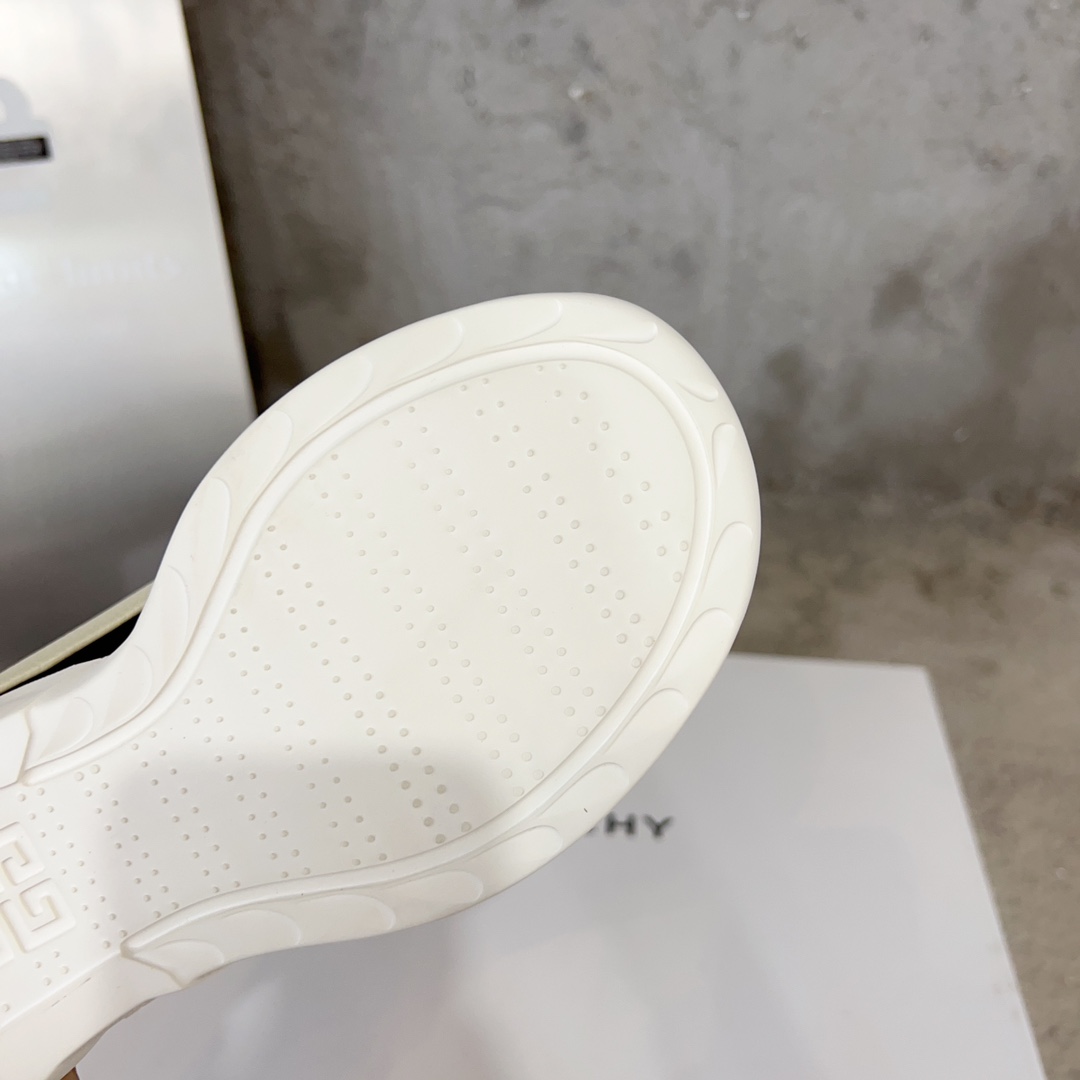 G1uenchy boots(eu35-41)