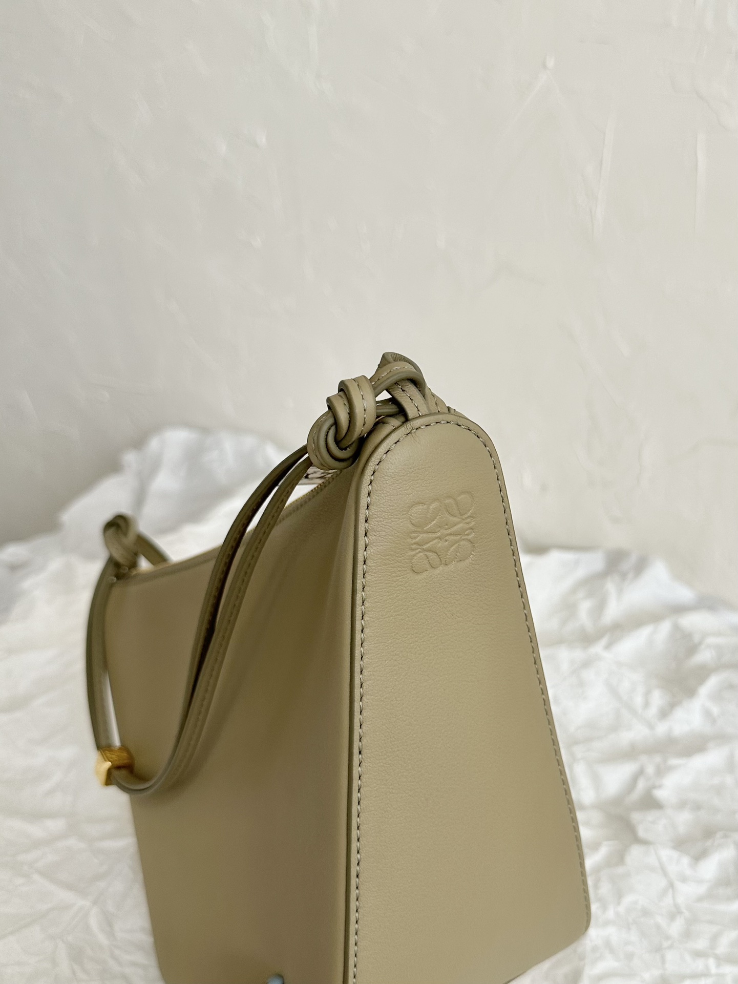 L0ew* hammock hobo bag-28*17*9.5cm