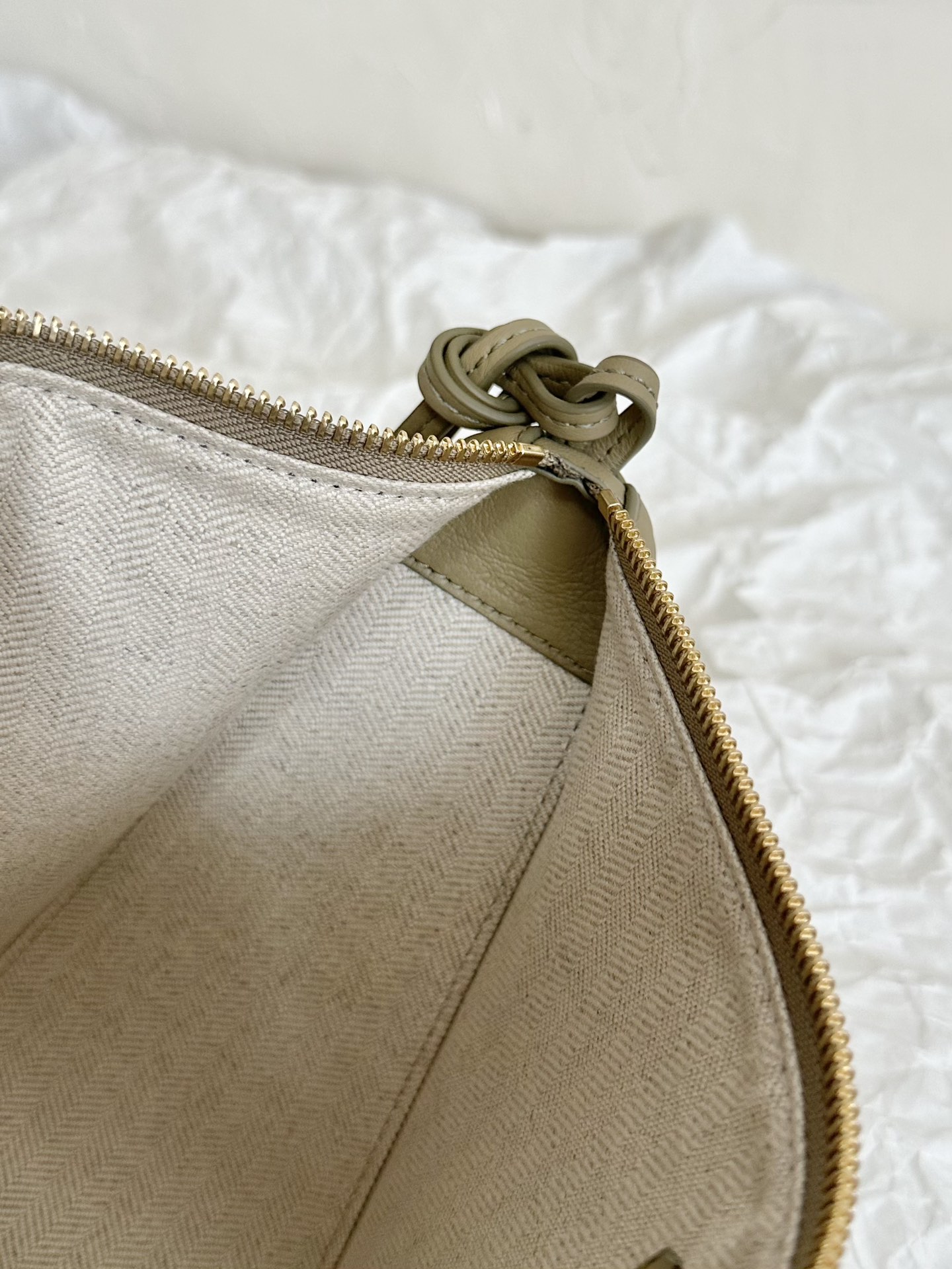 L0ew* hammock hobo bag-28*17*9.5cm