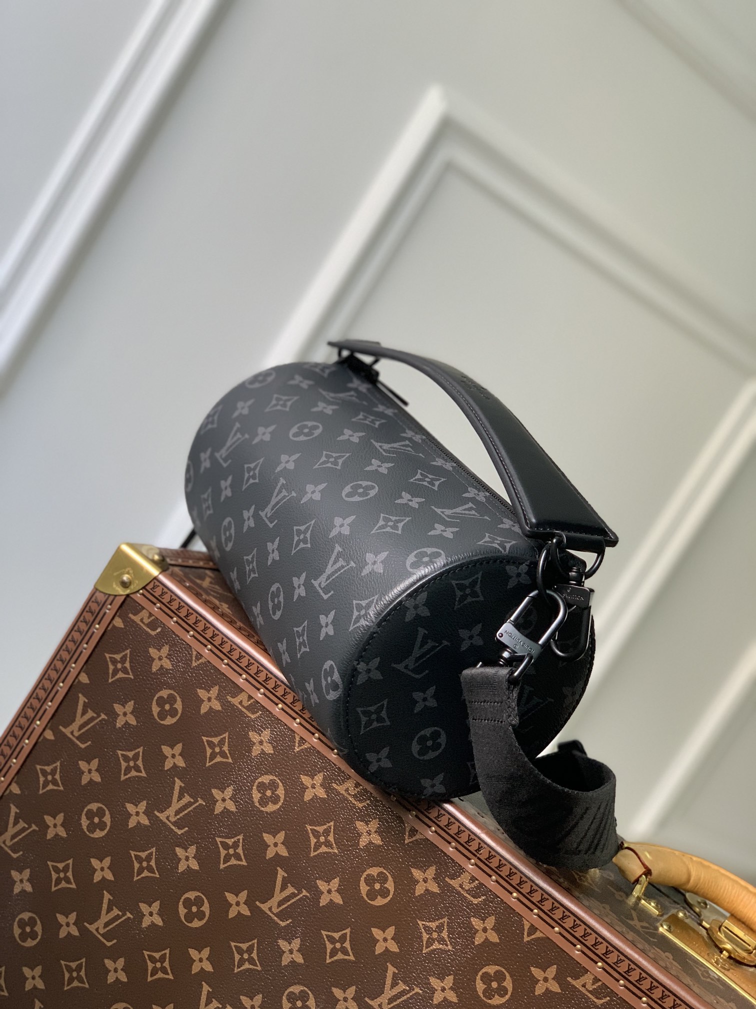 l0*is V*t0n soft polochon bag m46692-27x 15x 15cm