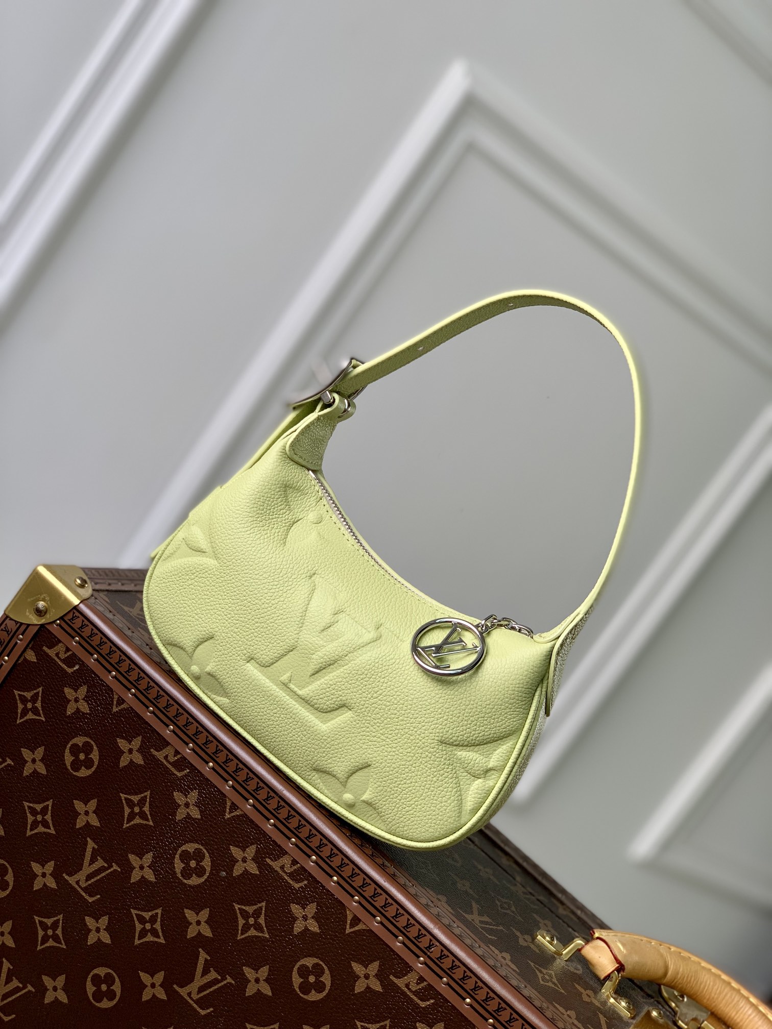 l0*is V*t0n mini moon bag m46692-20.5 x 11 x 5cm