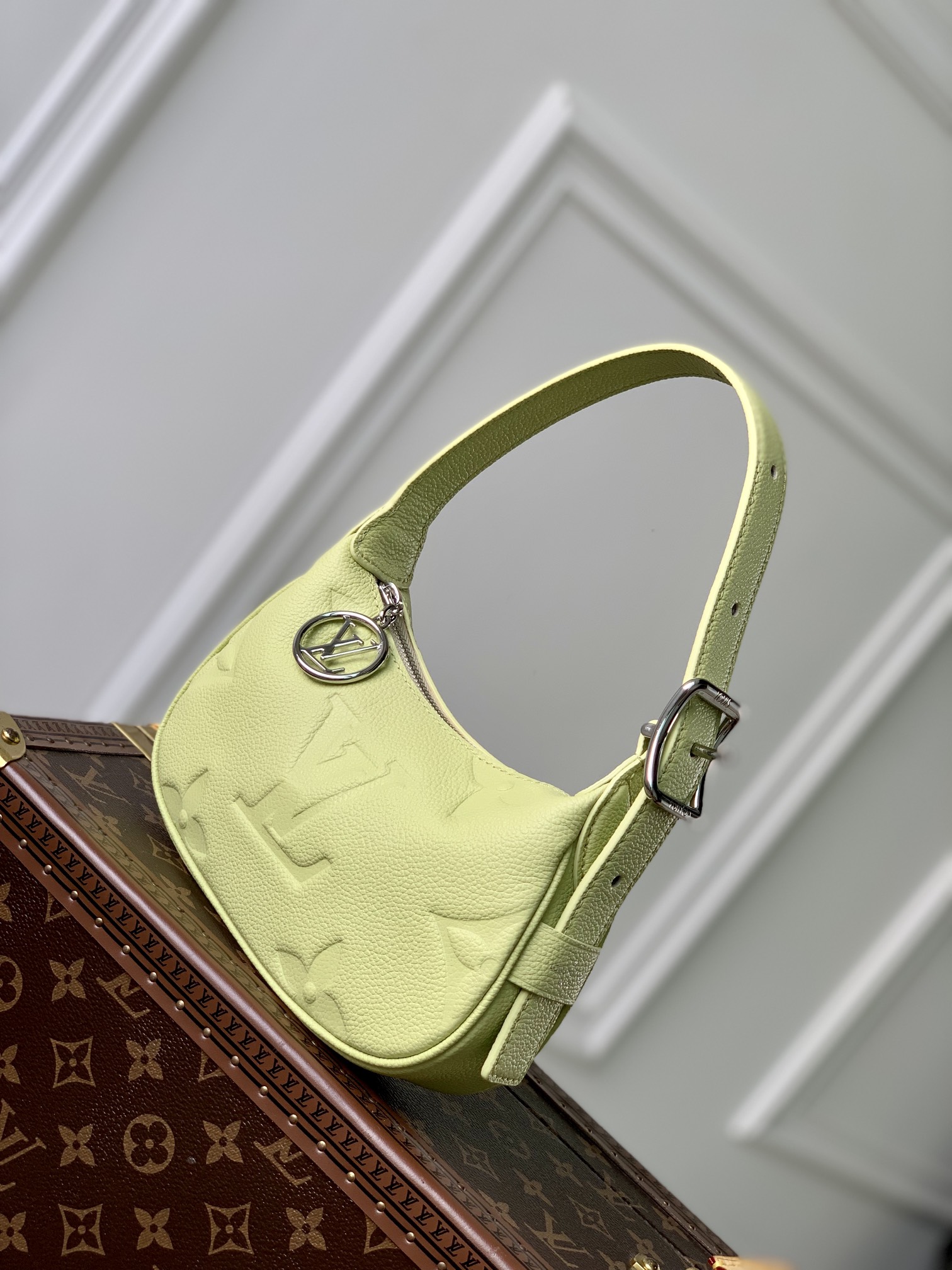 l0*is V*t0n mini moon bag m46692-20.5 x 11 x 5cm